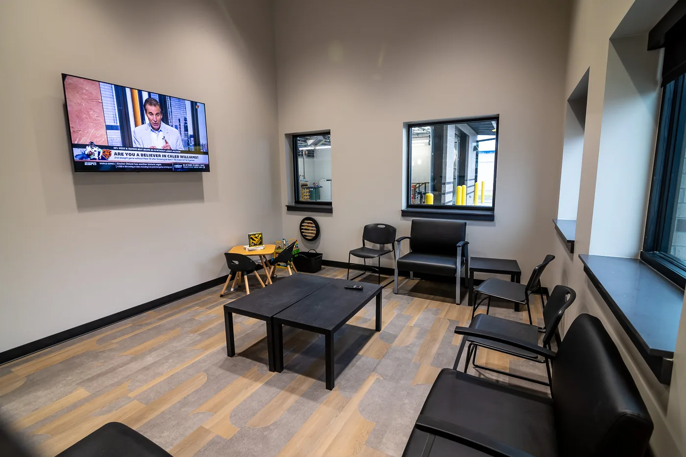 Customer waiting area at Fast Track Tire and Service